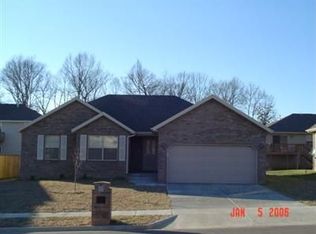 821 S Southgate Dr, Nixa, MO 65714