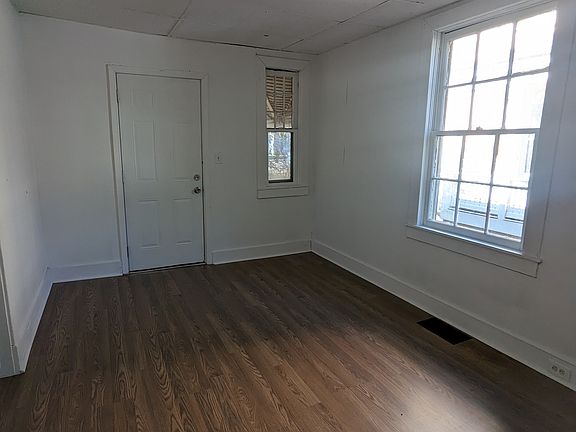 2nd image of 1446 N Main St