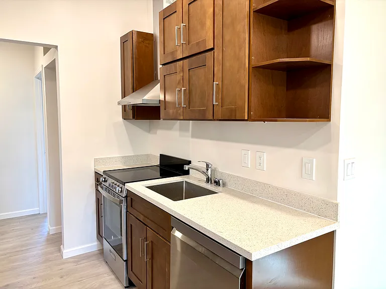 212 Woodland Dr — Photo 10