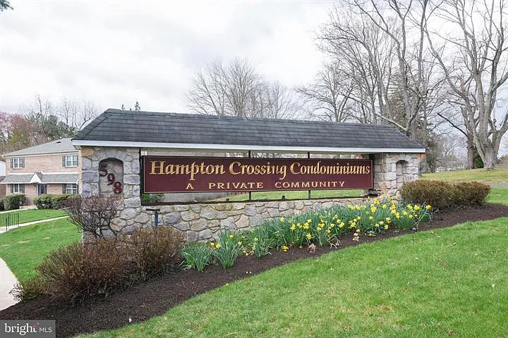 202 Hampton Xing — Photo 12