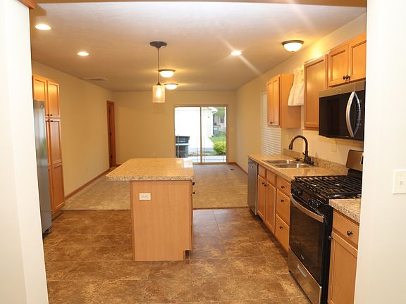 4th image of 3710 Crosby Dr