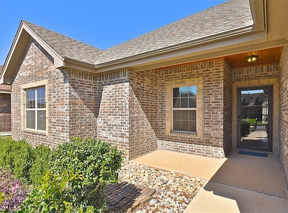 4th image of 382 Southlake Dr