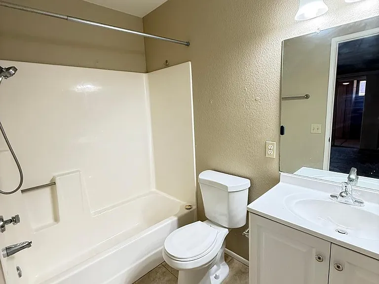 312 W Yukon Dr #2 — Photo 14