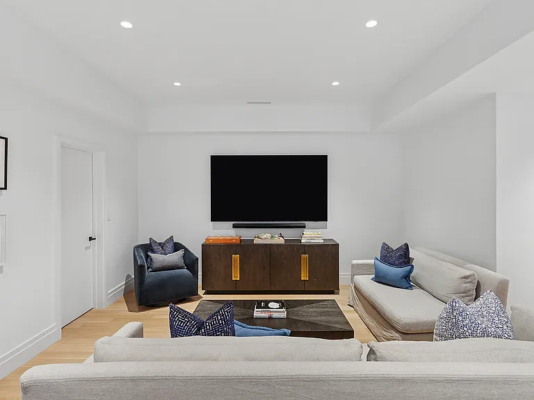 33 Cooper Ln — Photo 14
