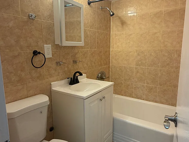 111 Washington St #5E — Photo 6