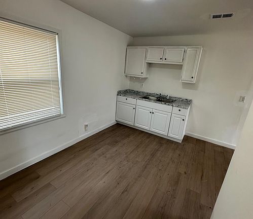 5th image of 11017 Bennington Ave
