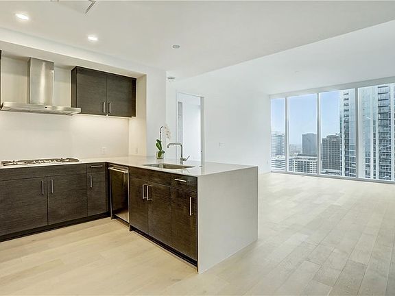 2nd image of 301 West Ave #2504