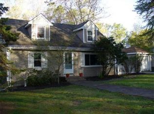 124 E Harkness Rd, North Smithfield, RI 02896
