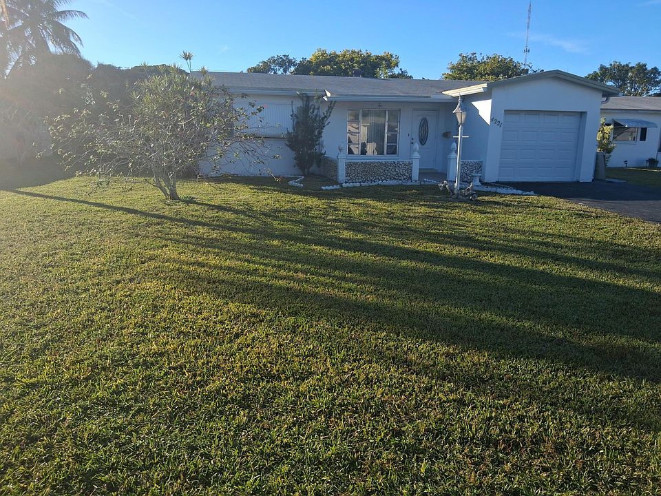 2nd image of 4221 NW 51st Avenue NE