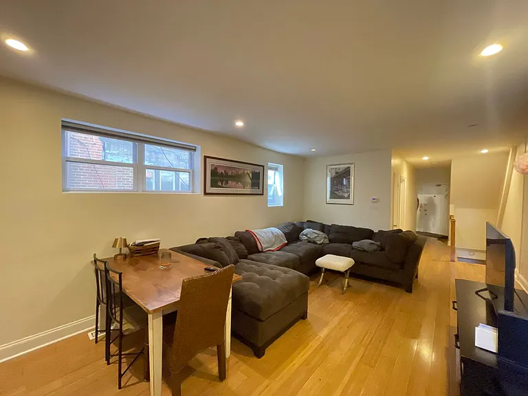 2122 Pine — Photo 3
