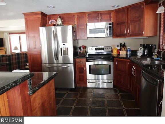 3rd image of 27875 Lakelawn Dr