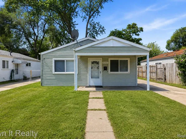 8082 Robert St, Taylor, MI 48180