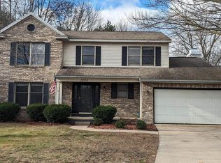 1804 Westbury Ct, Midland, MI 48642