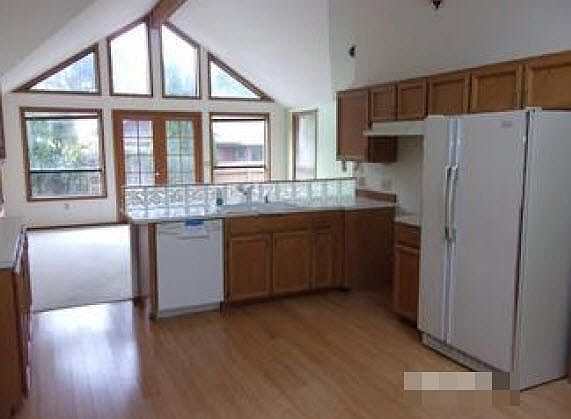 3rd image of 1427 1st St