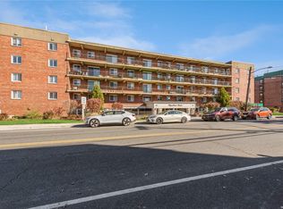 200 Atlantic Ave APT 325, Lynbrook, NY 11563