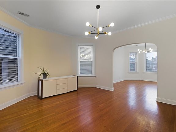 3rd image of 2441 N Avers Ave #2