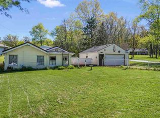 386 Gilletts Lake Rd, Jackson, MI 49201