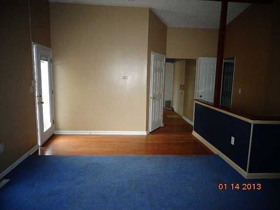 4th image of 204 Douglas Dr