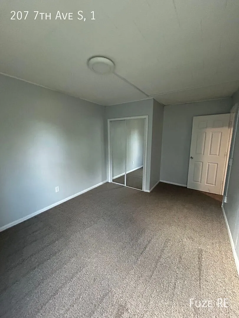 Updated 2-Bed 1-Bath Unit Available Now in Princeton! — Photo 4