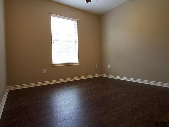 5th image of 312 Princess Pl