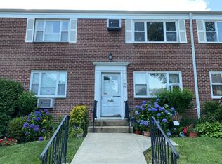 1566 212th St, Bayside, NY 11360