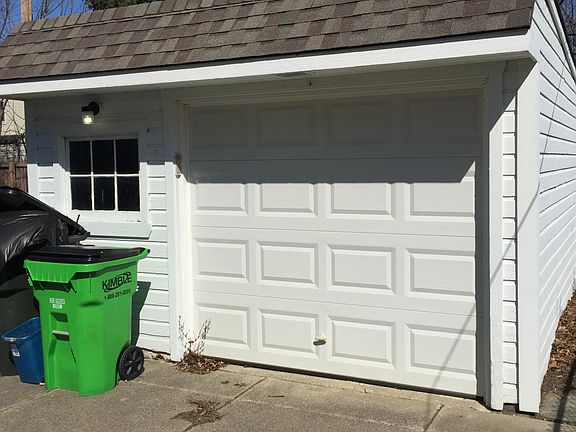 3rd image of 21201 Crystal Ave