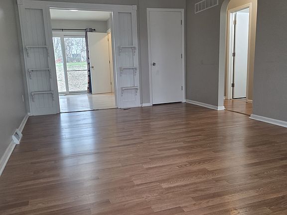 5th image of 302 NW 17th St APT A