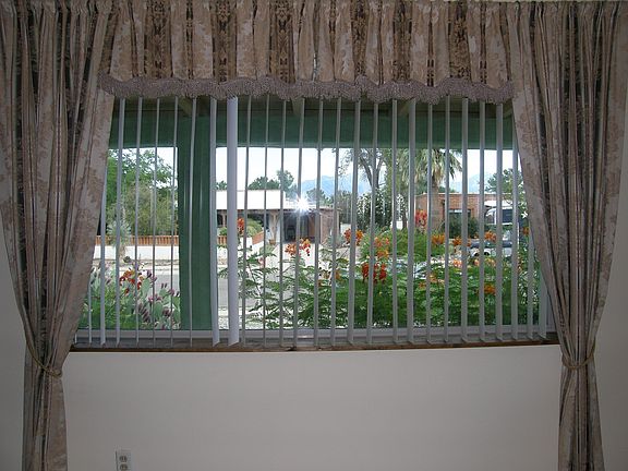 3rd image of 144 E Los Arcos