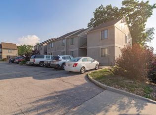 Cedarwood Apartments 215, Smithville, MO 64089