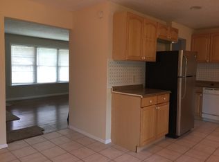 370 Hutchinson Rd, Ballwin, MO 63011