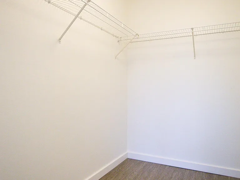 2020 SW Main St #706 — Photo 12