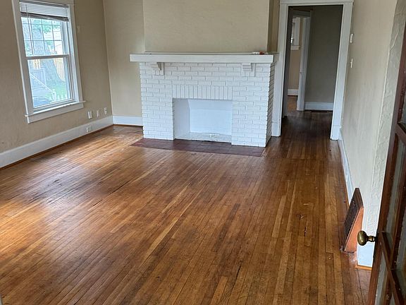 4th image of 127 University Blvd #127 & 129