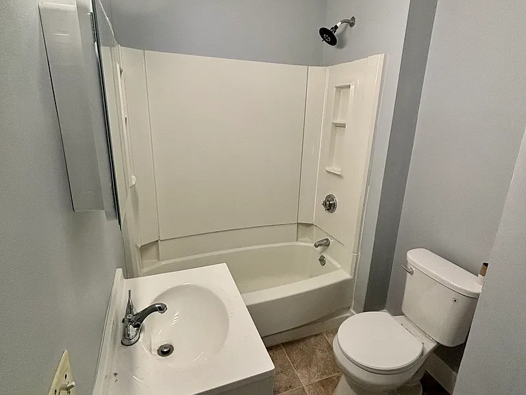 411 Main St #1 — Photo 14