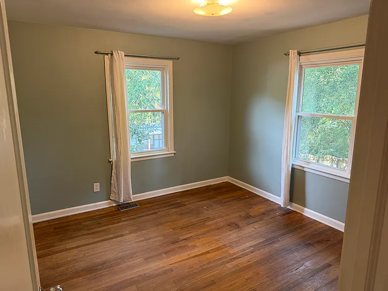 2325 Glascock St — Photo 12