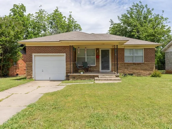 1707 Sheffield Rd, The Village, OK 73120