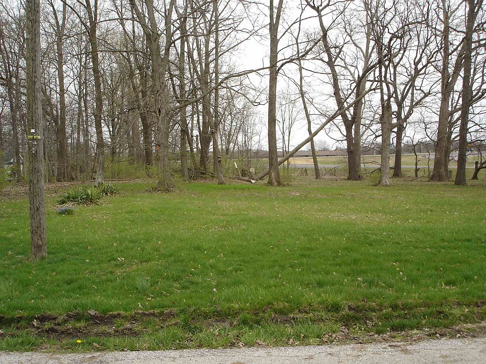 2nd image of 108 N Eastwood Dr