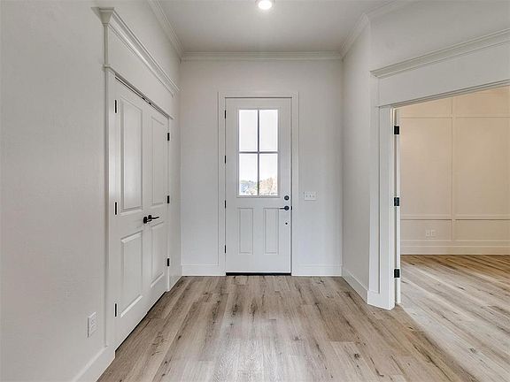 3rd image of 10056 Lacewood Dr
