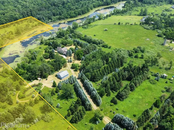 Fisher Ct, Howell, MI 48855