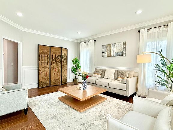 3rd image of 12 Daisy Ct