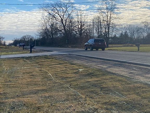 5th image of 10211 N Fenton Rd