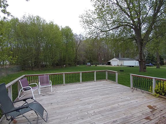 Back yard 20 x20 deck