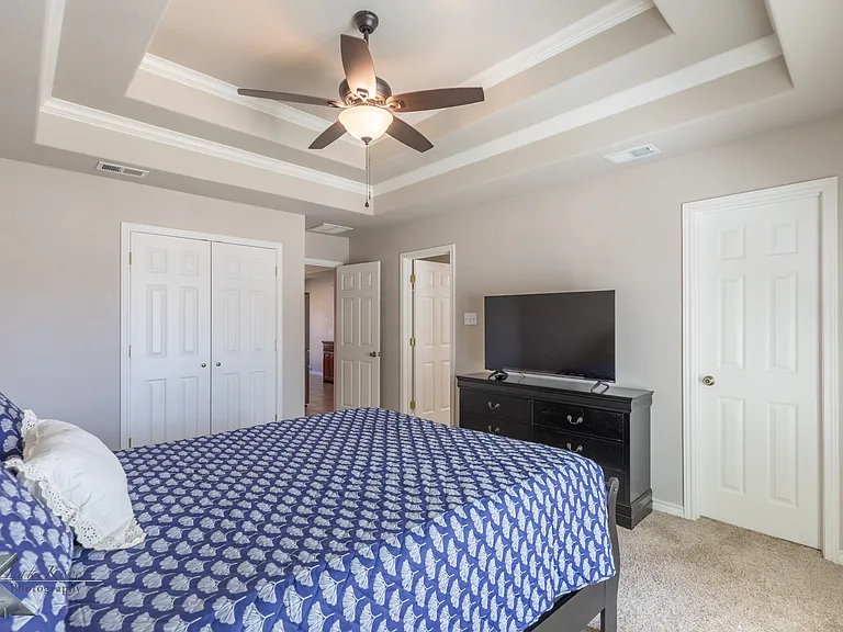 6670 Picadilly St — Photo 13