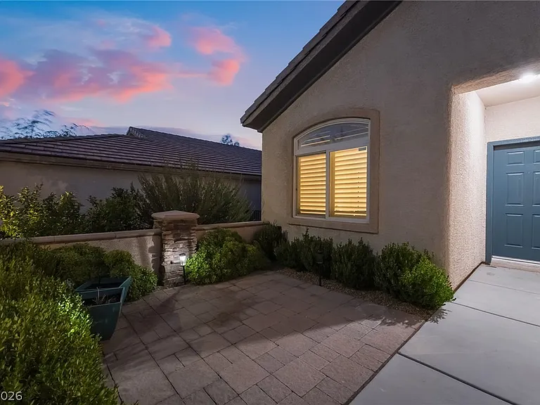 2676 Lochleven Way — Photo 30