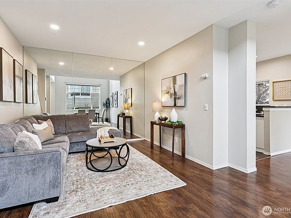 4th image of 441 S 51st Court