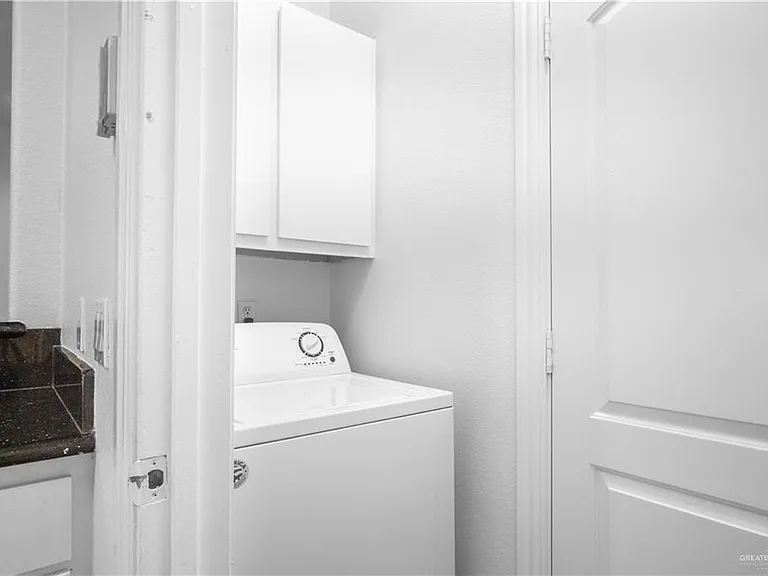 3316 Zoe Ave — Photo 18