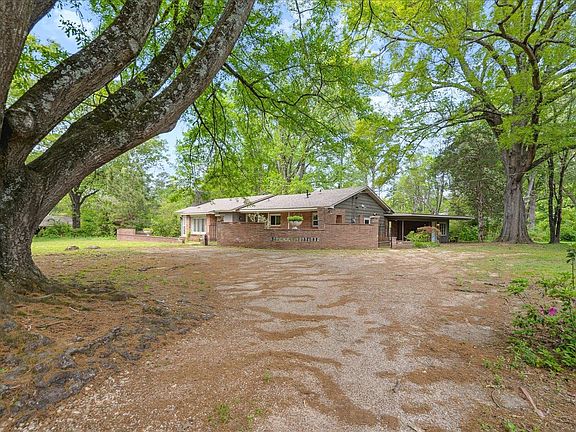 2nd image of 3844 N Lakewood Dr