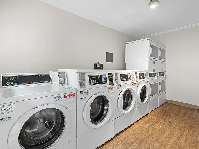 Tuscany Apartments — Photo 12