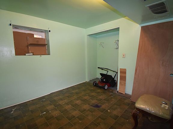 3rd image of 1802 S 50th Ct