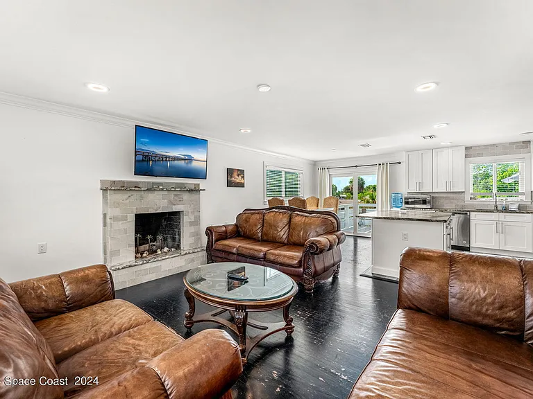265 Marion St — Photo 21