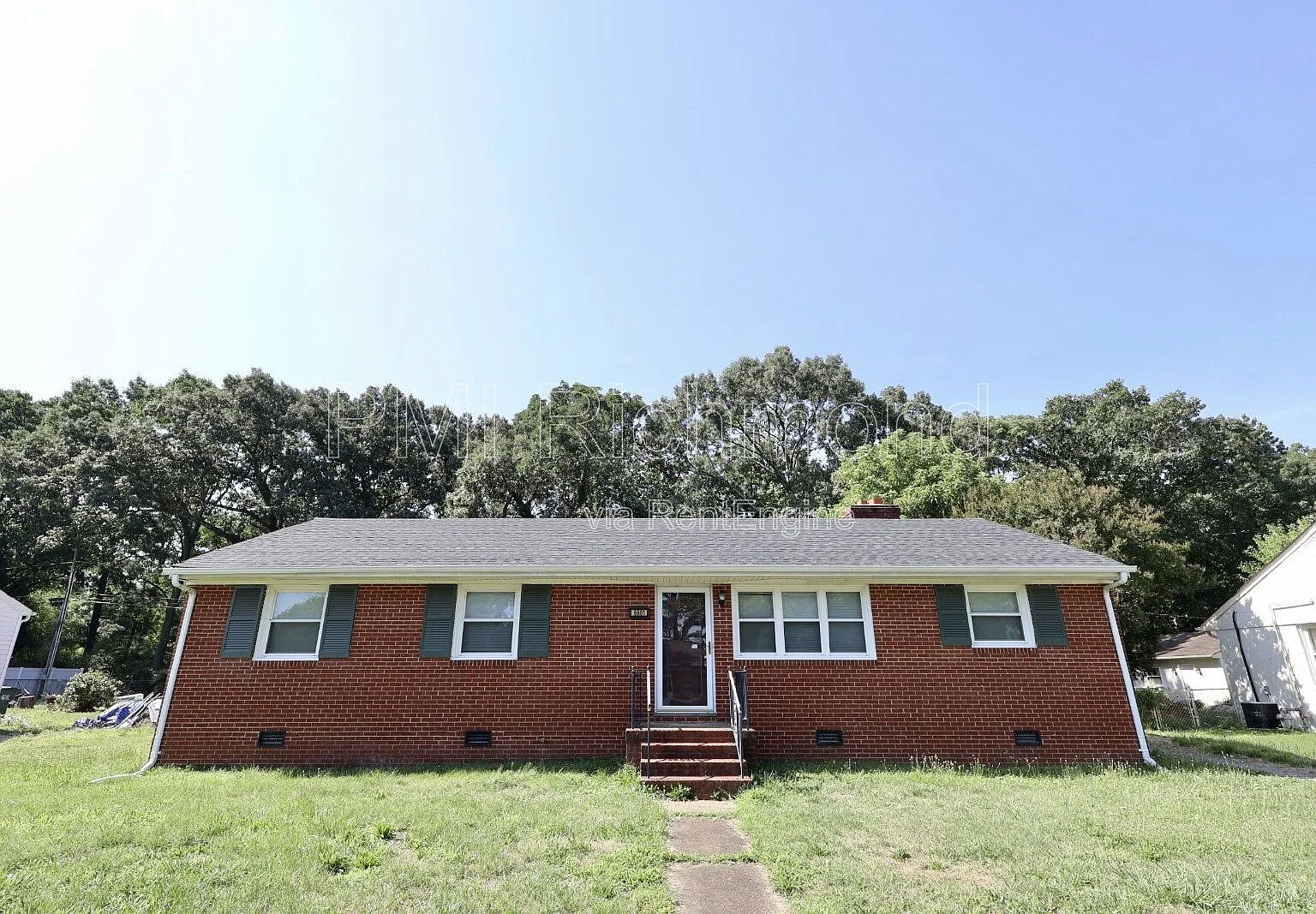 3 bed, 1.5 bath, 1300 sqft, $2,000 — Photo 1